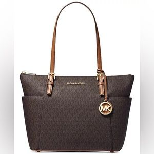 Michael Kors Purse
Logo Jet Set East West Top Zip Tote. Brown/gold/acorn